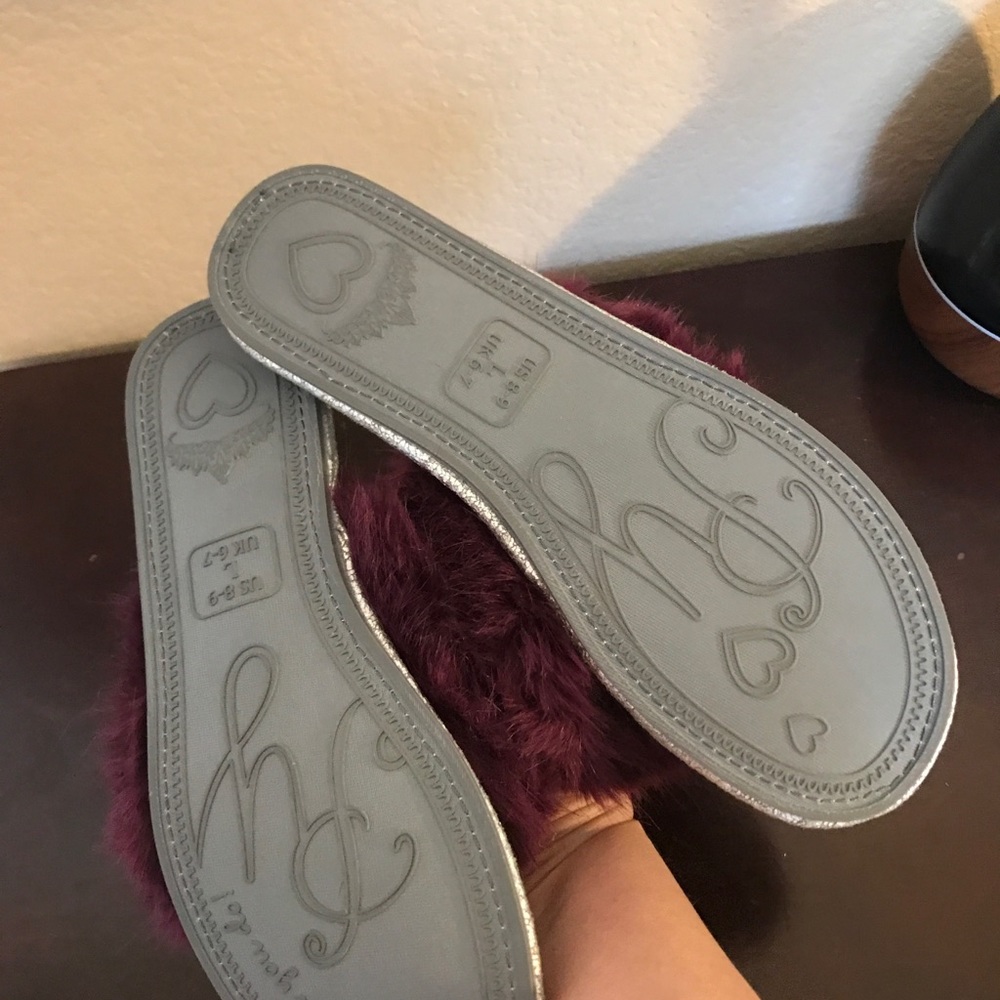 Slippers - Picture 2 of 2